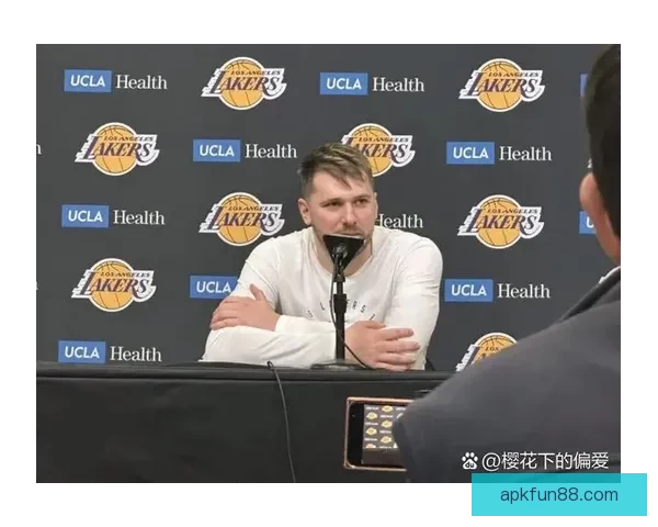 东契奇明日接受核磁检查 本赛季腿筋伤病或影响评奖资格